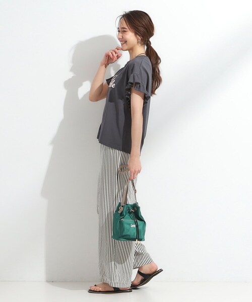 Lee(リー)の「【Lee別注/撥水】巾着ショルダーバッグ(ショルダーバッグ・レディース・ブラウン系8/ピンク系その他/ブラック/ベージュ/グリーン系その他5/アイボリー系7/チャコールグレー・00)」の19枚目の写真