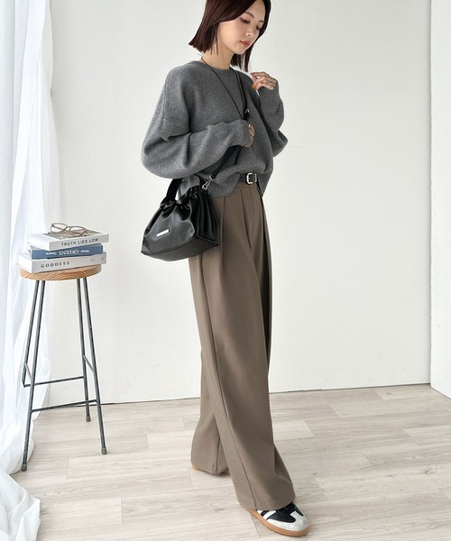 classicalelf（クラシカルエルフ）の「シックな艶めき、大人の余裕。フェイクレザーフリルギャザーハンドバッグ（ハンドバッグ・レディース・ブラック/ブラウン・ONE SIZE）」の5枚目の写真