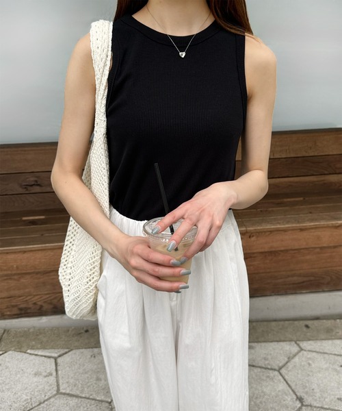 LE MORE（リモア）の「シンプルリブタンク（タンクトップ・レディース・グレー/アイボリー/ブラック/レッド/ブラウン・FREE）」の6枚目の写真