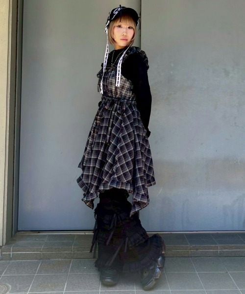 Candy Stripper（キャンディストリッパー）の「DOLLY RIBBON VELOUR トップス（Tシャツ/カットソー・レディース・スモークピンク/ブラック/オフホワイト/チャコール・FREE）」の14枚目の写真