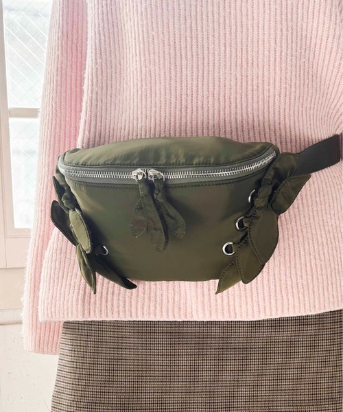 Casselini（キャセリーニ）の「Casselini(キャセリーニ)リボンウエストポーチ（ボディバッグ/ウエストポーチ・レディース・カーキ/レッド/シルバー/ブラック・FREE）」の19枚目の写真