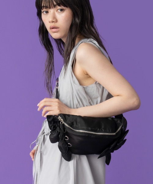 Casselini（キャセリーニ）の「Casselini(キャセリーニ)リボンウエストポーチ（ボディバッグ/ウエストポーチ・レディース・カーキ/レッド/シルバー/ブラック・FREE）」の21枚目の写真