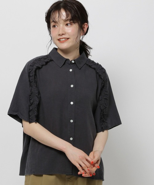 niko and...(ニコアンド)の「COMFORTリネンフリルシャツ(シャツ/ブラウス・レディース・カーキ/チャコール/ホワイト・MEDIUM/LARGE)」の13枚目の写真