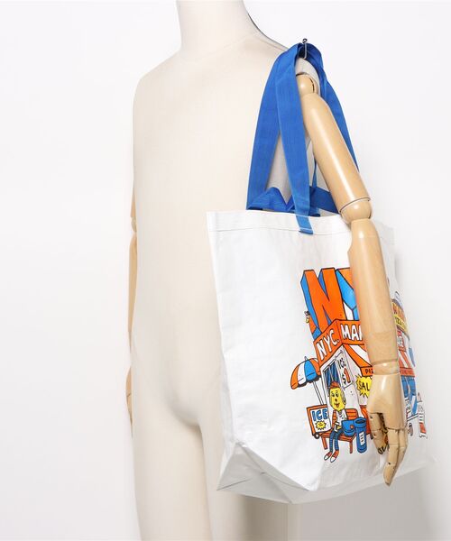 Manhattan Portage（マンハッタンポーテージ）の「NY MESSENGER BAG JR (MD) BP W/DIV LVL TMP（メッセンジャーバッグ・メンズ・ブラック・MEDIUM）」の2枚目の写真