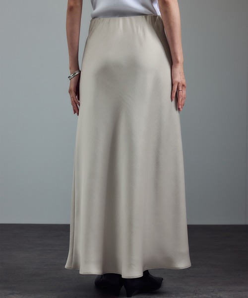 SALON adam et rope'(サロン アダム エ ロペ)の「【WEB限定】サテンバイヤススカート(スカート・レディース・ライトグレー/ブラウン/ブラック・FREE)」の10枚目の写真