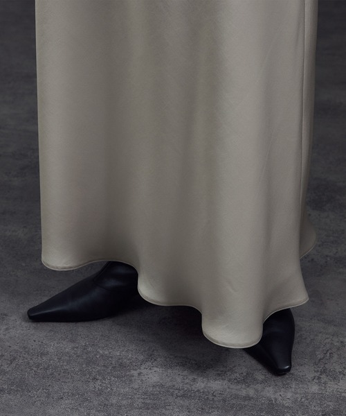 SALON adam et rope'(サロン アダム エ ロペ)の「【WEB限定】サテンバイヤススカート(スカート・レディース・ライトグレー/ブラウン/ブラック・FREE)」の12枚目の写真