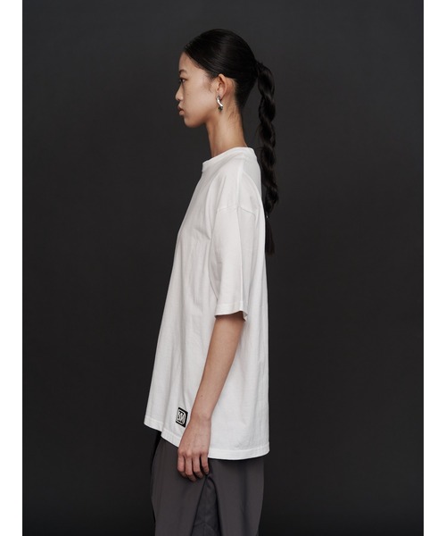 UN3D.(アンスリード)の「BACK LOGO PRINT T-SH / バックロゴプリントTシャツ(Tシャツ/カットソー・レディース・ホワイト/ブラック・FREE)」の15枚目の写真