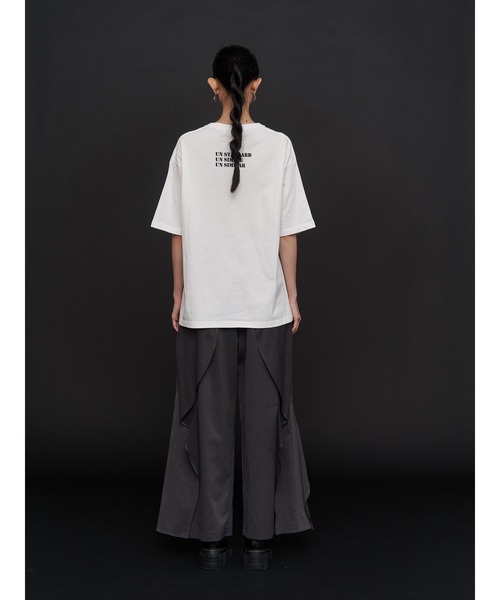 UN3D.(アンスリード)の「BACK LOGO PRINT T-SH / バックロゴプリントTシャツ(Tシャツ/カットソー・レディース・ホワイト/ブラック・FREE)」の21枚目の写真