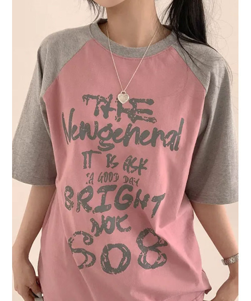 VIVID LADY(ビビッドレディー)の「フロントプリント ラグラン半袖Tシャツ(Tシャツ/カットソー・レディース・ブラック/オリーブ/ピンク/オートミール・FREE)」の4枚目の写真