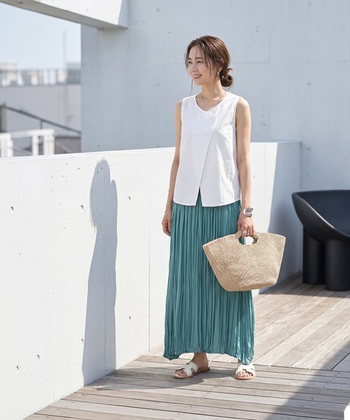STYLE DELI（スタイルデリ）の「ずらして重ねたハリ感生地のブラウス（シャツ/ブラウス・レディース・ネイビー/ブラック/ホワイト・FREE）」の4枚目の写真