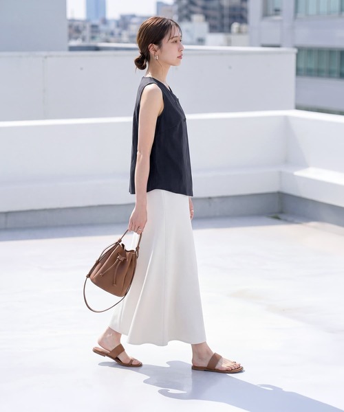 STYLE DELI（スタイルデリ）の「ずらして重ねたハリ感生地のブラウス（シャツ/ブラウス・レディース・ネイビー/ブラック/ホワイト・FREE）」の13枚目の写真