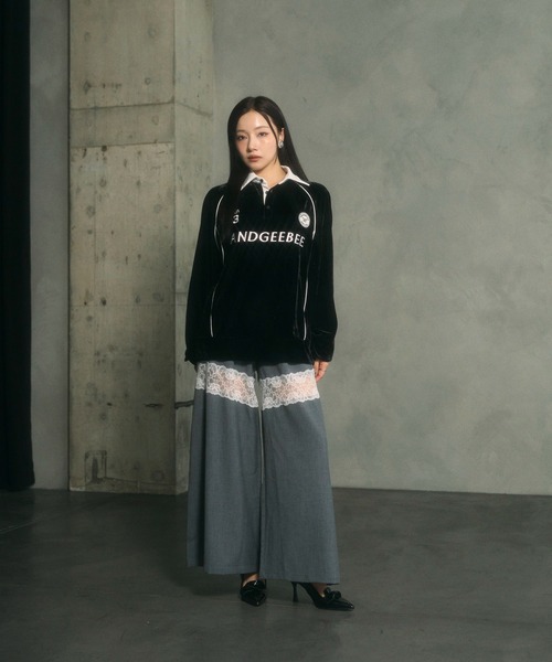 ANDGEEBEE(アンジービー)の「UNISEX パイピングユニフォームトップス(その他トップス・レディース・ブラック/アイボリー・FREE)」の4枚目の写真