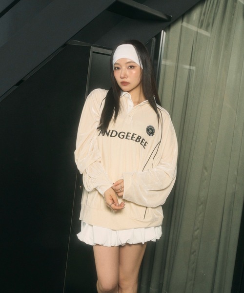 ANDGEEBEE(アンジービー)の「UNISEX パイピングユニフォームトップス(その他トップス・レディース・ブラック/アイボリー・FREE)」の11枚目の写真