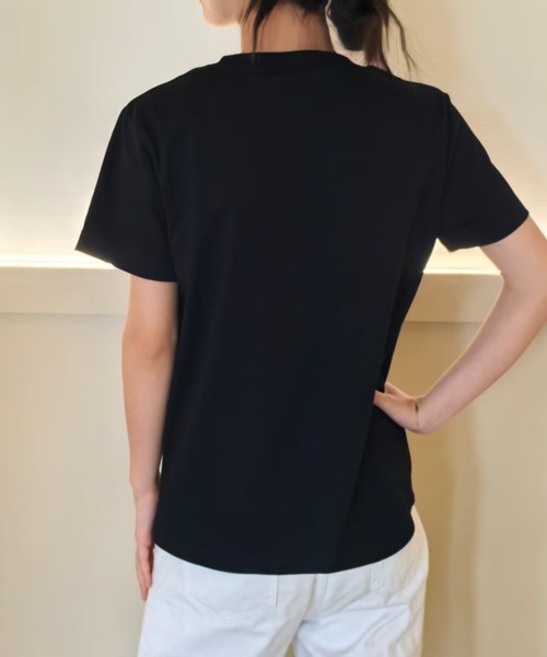Disney(ディズニー)の「Disney / 別注 <Mickey Mouse> コーディングエンブロイダリーTシャツ(Tシャツ/カットソー・レディース・ブラック/オートミール/ホワイト・SMALL/MEDIUM/LARGE)」の9枚目の写真