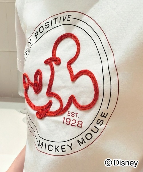 Disney(ディズニー)の「Disney / 別注 <Mickey Mouse> コーディングエンブロイダリーTシャツ(Tシャツ/カットソー・レディース・ブラック/オートミール/ホワイト・SMALL/MEDIUM/LARGE)」の6枚目の写真