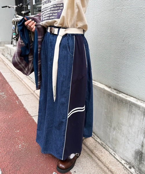 DOUBLE NAME（ダブルネーム）の「ジャージMIXデニムフレアスカート（スカート・レディース・ネイビー/ブラック・FREE）」の7枚目の写真