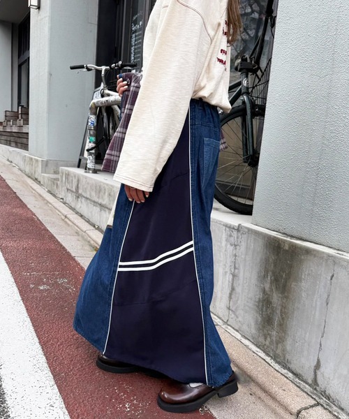 DOUBLE NAME（ダブルネーム）の「ジャージMIXデニムフレアスカート（スカート・レディース・ネイビー/ブラック・FREE）」の9枚目の写真