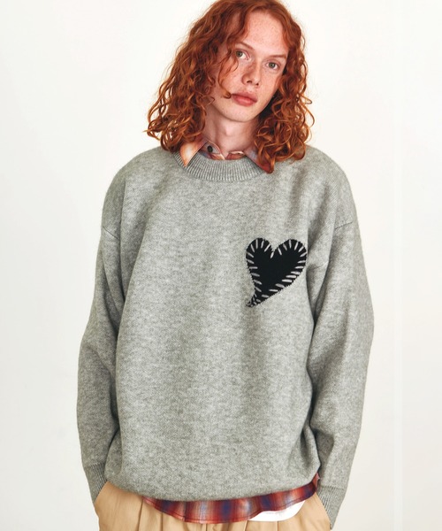 Revo.(レボ)の「【25AW新色追加】Revo. ワンポイント ハートステッチデザイン ルーズニット プルオーバー(ニット/セーター・メンズ・ブラック/グレー/ブルー/レッド・FREE)」の3枚目の写真