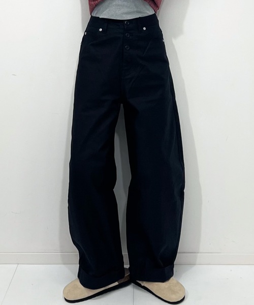 ZOZOMARKET（ゾゾマーケット）の「ZOZOMARKET by tomoka - ロールアップコクーンツイルパンツ（チノパンツ・レディース・ブラック・マルチサイズ）」の10枚目の写真