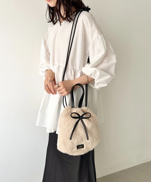 Lee(リー)の「Lee/リー フェイク ラビットファー 2WAY 巾着ショルダー/リボン/ハンドバッグ/バレエコア ティアード(ショルダーバッグ・レディース・ブラック/ベージュ/グレイッシュベージュ/ワイン・FREE)」の12枚目の写真