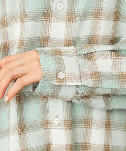 MACKINTOSH PHILOSOPHY(マッキントッシュ フィロソフィー)の「GREY LABEL オンブレチェックシャツ(シャツ/ブラウス・レディース・グリーン/ベージュ・2)」の9枚目の写真