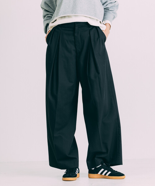 Freada(フリーダ)の「Freada/フリーダ タックワイドスラックスパンツ(その他パンツ・レディース・グレー/ブラック・MEDIUM/SMALL)」の1枚目の写真