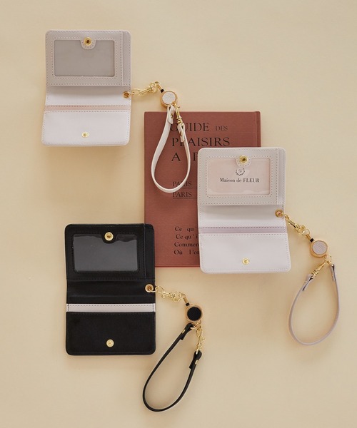 Maison de FLEUR（メゾンドフルール）の「二つ折りリールパスケース（パスケース・レディース・ホワイト系その他2/ブラック/ピンク系その他3・FREE）」の13枚目の写真