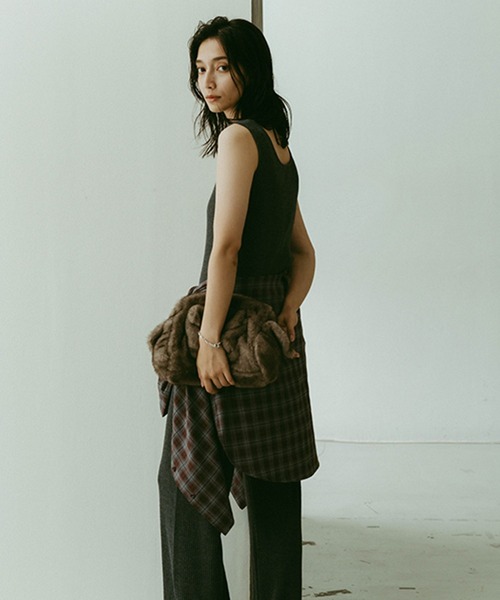 studio CLIP（スタディオクリップ）の「《ウタオ》リブニットタンクトップ（ニット/セーター・レディース・オフホワイト/ブラック/グレー/ブラウン・FREE）」の6枚目の写真