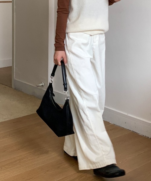 Chiina（チーナ）の「Chiina / シンプルスエード調ホーボーバッグ（ハンドバッグ・レディース・ベージュ/レッド/ブラウン/ブラック・FREE）」の11枚目の写真