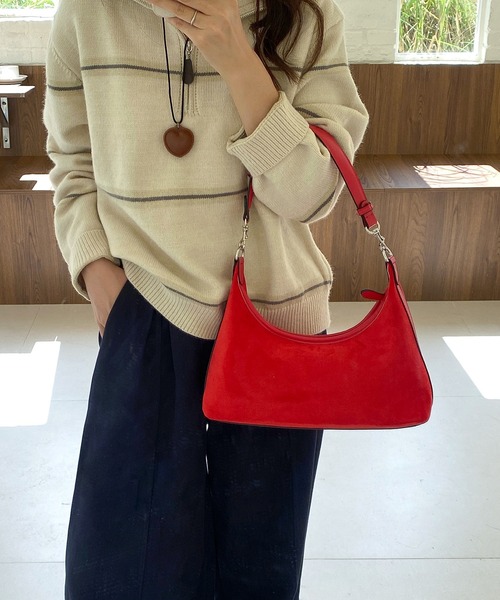 Chiina（チーナ）の「Chiina / シンプルスエード調ホーボーバッグ（ハンドバッグ・レディース・ベージュ/レッド/ブラウン/ブラック・FREE）」の12枚目の写真