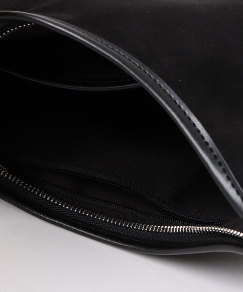 Chiina（チーナ）の「Chiina / シンプルスエード調ホーボーバッグ（ハンドバッグ・レディース・ベージュ/レッド/ブラウン/ブラック・FREE）」の19枚目の写真