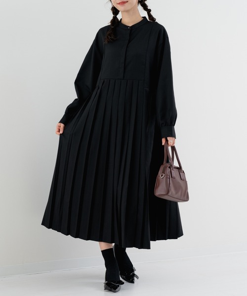 refinedworks(リファインドワークス)の「【refinedworks】オケージョンでも使える!プリーツワンピース(ワンピース・レディース・ブラック/チャコールグレー/ベージュ・FREE)」の1枚目の写真