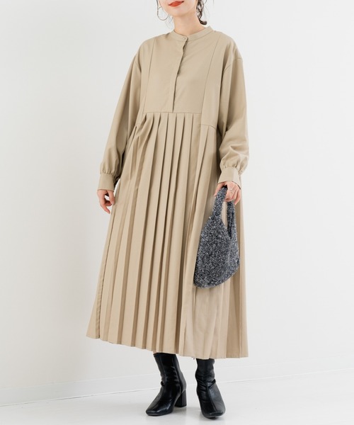 refinedworks(リファインドワークス)の「【refinedworks】オケージョンでも使える!プリーツワンピース(ワンピース・レディース・ブラック/チャコールグレー/ベージュ・FREE)」の22枚目の写真