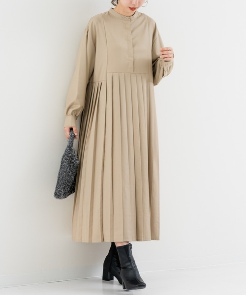 refinedworks(リファインドワークス)の「【refinedworks】オケージョンでも使える!プリーツワンピース(ワンピース・レディース・ブラック/チャコールグレー/ベージュ・FREE)」の20枚目の写真