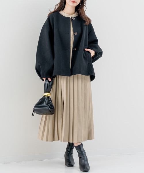 refinedworks(リファインドワークス)の「【refinedworks】オケージョンでも使える!プリーツワンピース(ワンピース・レディース・ブラック/チャコールグレー/ベージュ・FREE)」の4枚目の写真