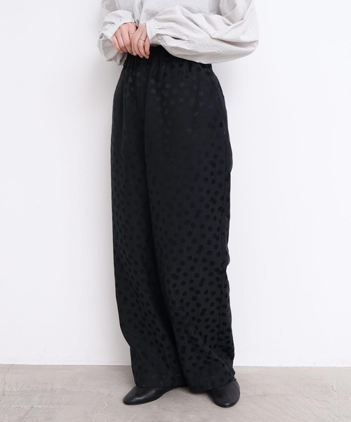 l'atelier du savon（アトリエドサボン）の「サテンジャガード　まばらドットパンツ（その他パンツ・レディース・ブラック・FREE）」の3枚目の写真