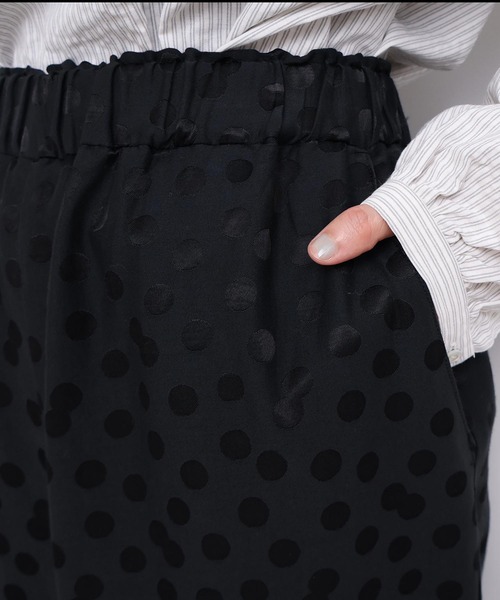 l'atelier du savon（アトリエドサボン）の「サテンジャガード　まばらドットパンツ（その他パンツ・レディース・ブラック・FREE）」の12枚目の写真