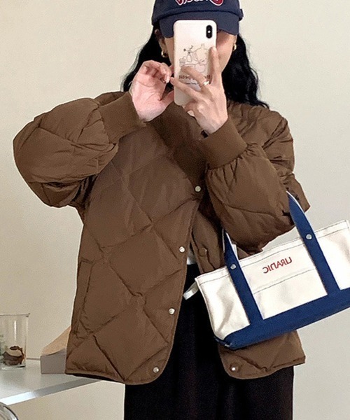SallyLunn(サリーラン)の「キルティングノーカラージャケット(その他アウター・レディース・ホワイト/ブラウン/ブラック・MEDIUM/LARGE)」の8枚目の写真