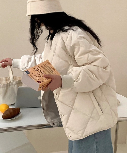 SallyLunn(サリーラン)の「キルティングノーカラージャケット(その他アウター・レディース・ホワイト/ブラウン/ブラック・MEDIUM/LARGE)」の9枚目の写真