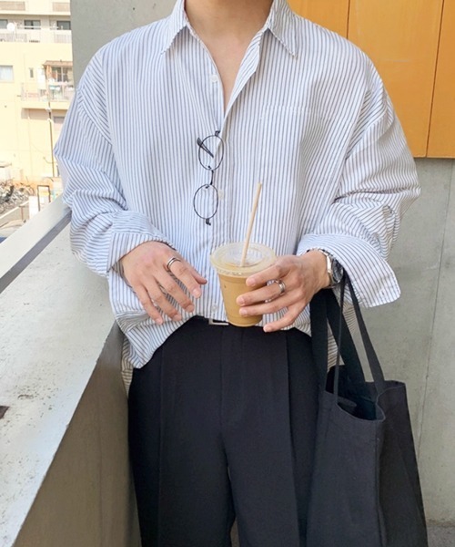 NOWLE（ノウル）の「【NOWLE】ルーズフィット ピンストライプ レギュラーシャツ（シャツ/ブラウス・メンズ・ホワイト/ブルー・MEDIUM/LARGE/X-LARGE）」の7枚目の写真