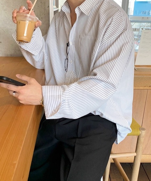 NOWLE（ノウル）の「【NOWLE】ルーズフィット ピンストライプ レギュラーシャツ（シャツ/ブラウス・メンズ・ホワイト/ブルー・MEDIUM/LARGE/X-LARGE）」の10枚目の写真