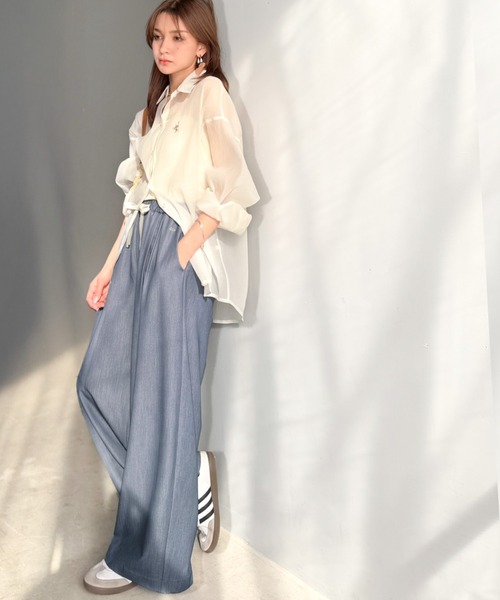mily bilet(ミウィビレット)の「【mily bilet】【接触冷感・速乾機能付き】サラリとした肌触りで春夏も快適。シェルボタン付きワイドイージーパンツ(その他パンツ・レディース・インディゴブルー/ブラック/ブルー・LARGE/MEDIUM/SMALL/X-LARGE)」の13枚目の写真