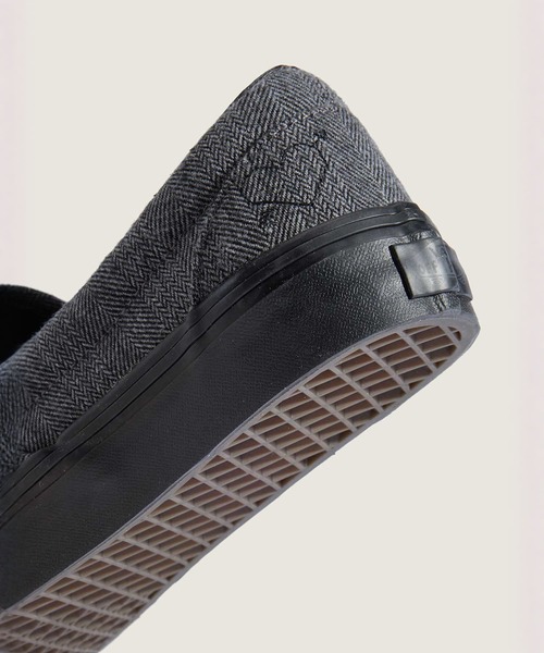 VANS（バンズ）の「クラシック スリッポン ウール / Classic Slip-On WOOL GRAY/BLAC VN000BVZ2391（スリッポン・メンズ・グレー・5.5/6/6.5/7/7.5/8/8.5/9/9.5/10/10.5/11/11.5/12/5）」の6枚目の写真