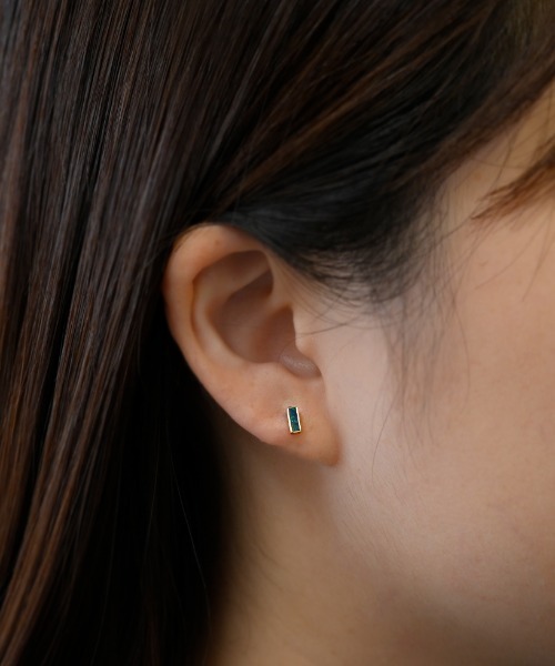 sowi(ソーイ)の「K10YG オパール×オニキス オーロラ シナジーコレクション ピアス(S)(ピアス(両耳用)・レディース・ゴールド・フリ-)」の4枚目の写真