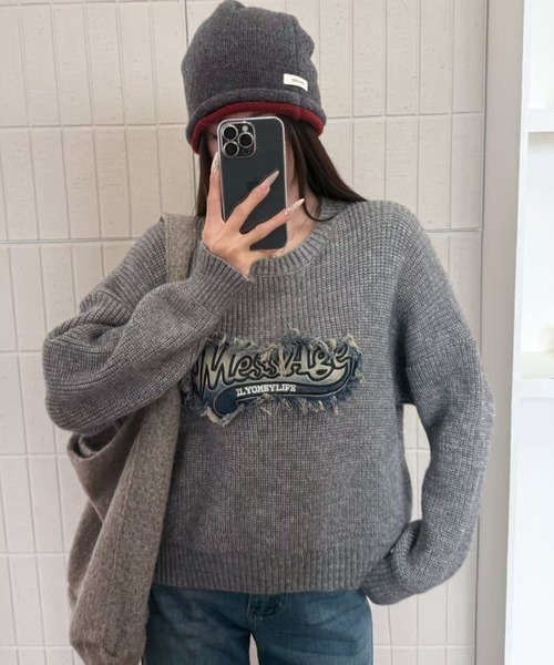 Sibra（シブラ）の「デニム風ワッペンニットトップス（ニット/セーター・レディース・グレー/ブラウン/ダークグレー/ベージュ・M）」の7枚目の写真