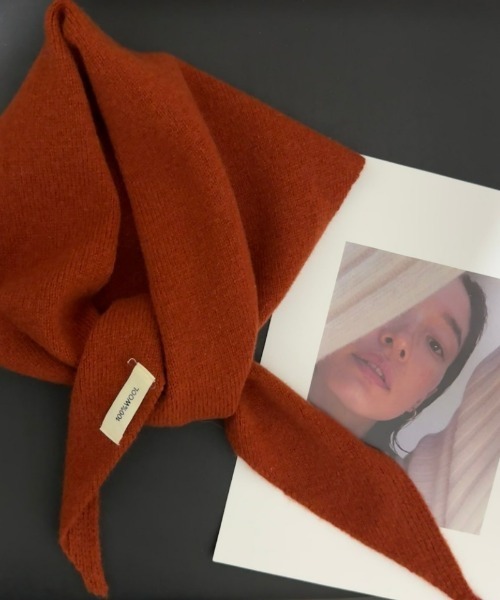 セール】ウール100%素材 三角ニットスカーフ（バンダナ/スカーフ