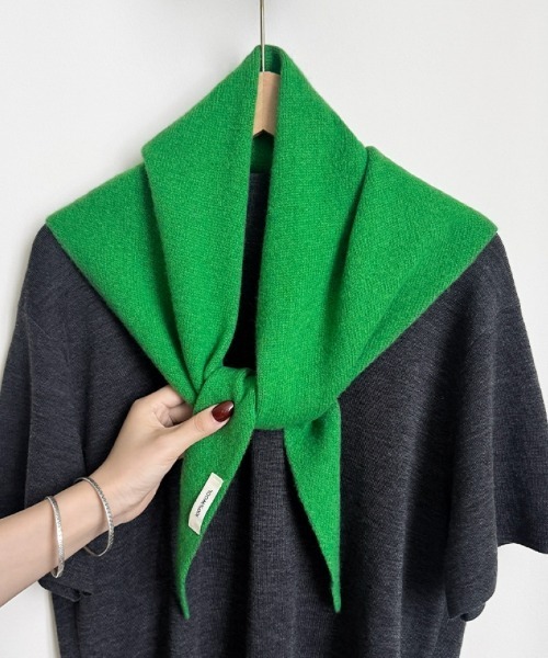 セール】ウール100%素材 三角ニットスカーフ（バンダナ/スカーフ