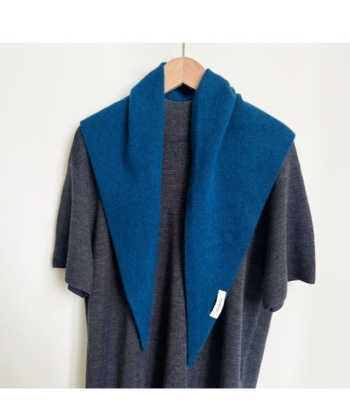 セール】ウール100%素材 三角ニットスカーフ（バンダナ/スカーフ