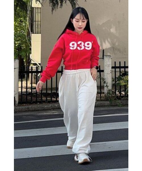 ARCHIVE BOLD（アーカイブボールド）の「939 LOGO CROP HOOD(RED)（パーカー・レディース・その他・OS）」の8枚目の写真