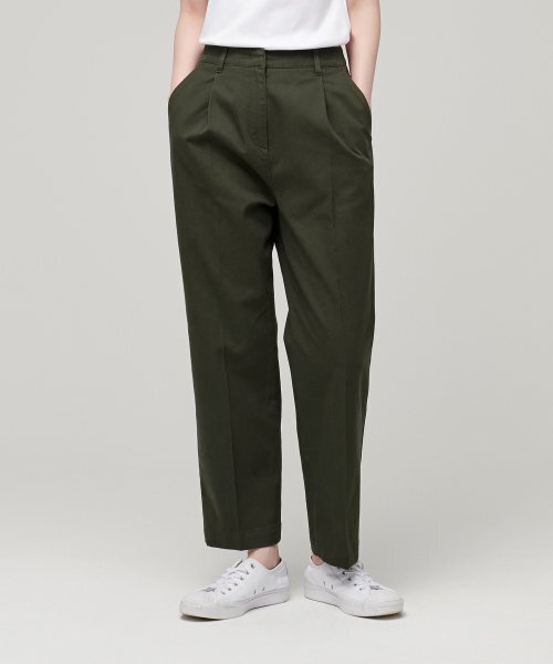MUSINSA STANDARD WOMAN（ムシンサスタンダードウーマン）の「ウィメンズテーパードチノパンツ[カーキ]（その他パンツ・レディース・その他・30/24/26/27/28/29/25）」の2枚目の写真